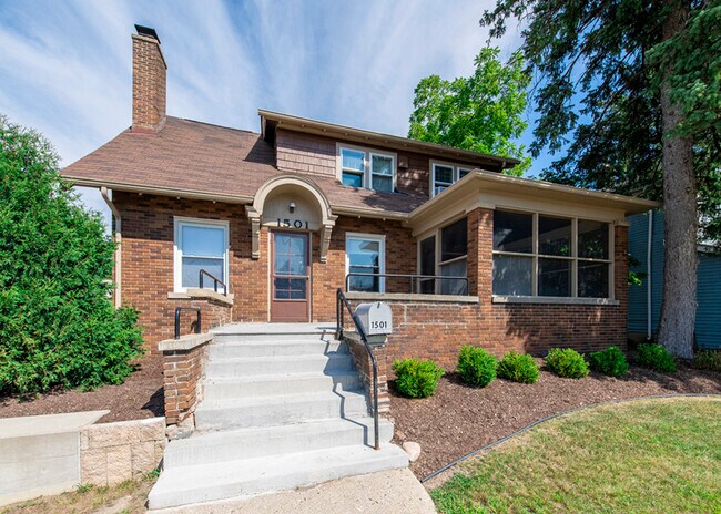 Building Photo - 1501 S State St