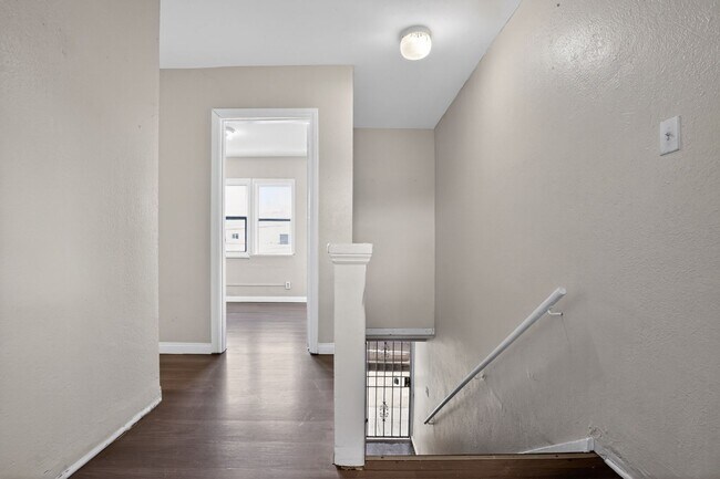 Building Photo - Charming 3BR Duplex in Los Angeles