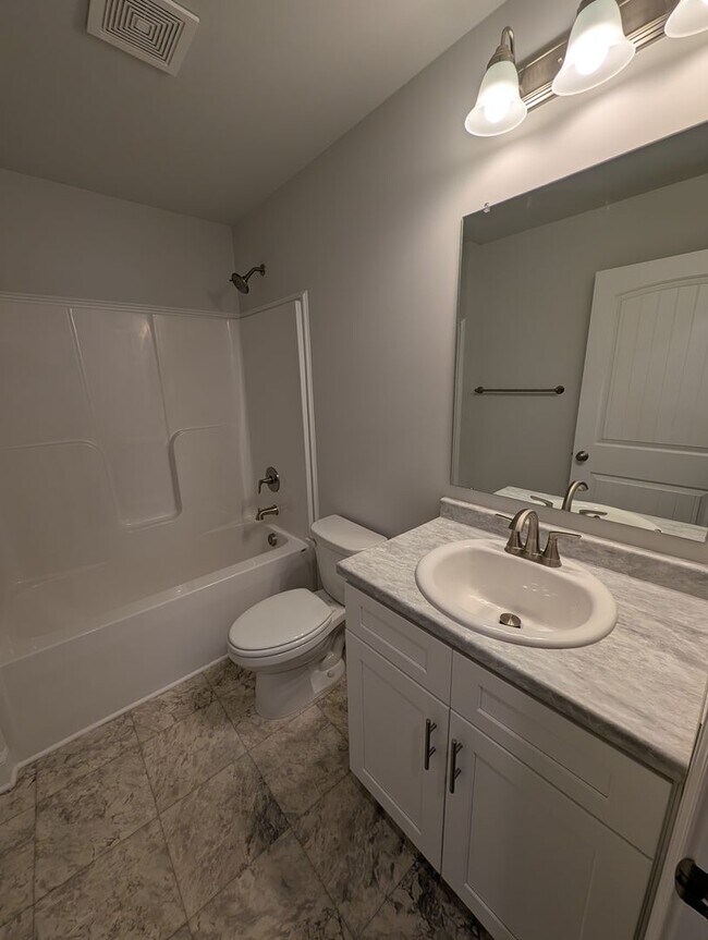 Building Photo - 244 Abercorn Dr