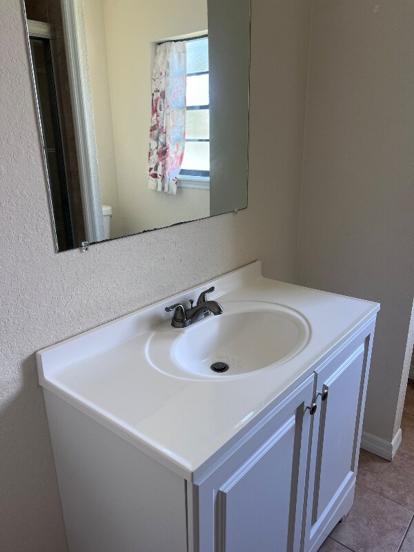 Building Photo - 4659 Alligator Dr