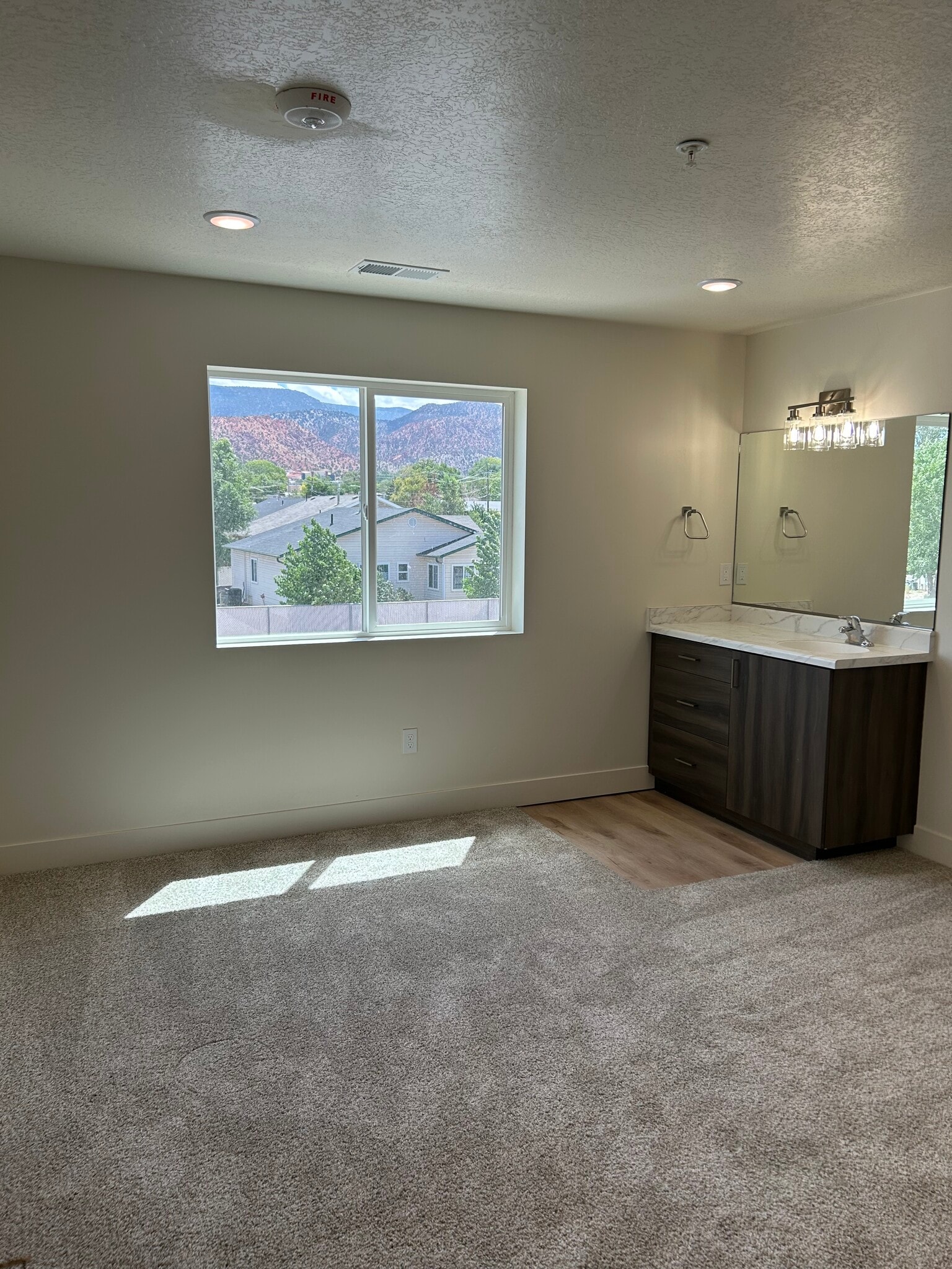 Building Photo - 534 W 1045 N