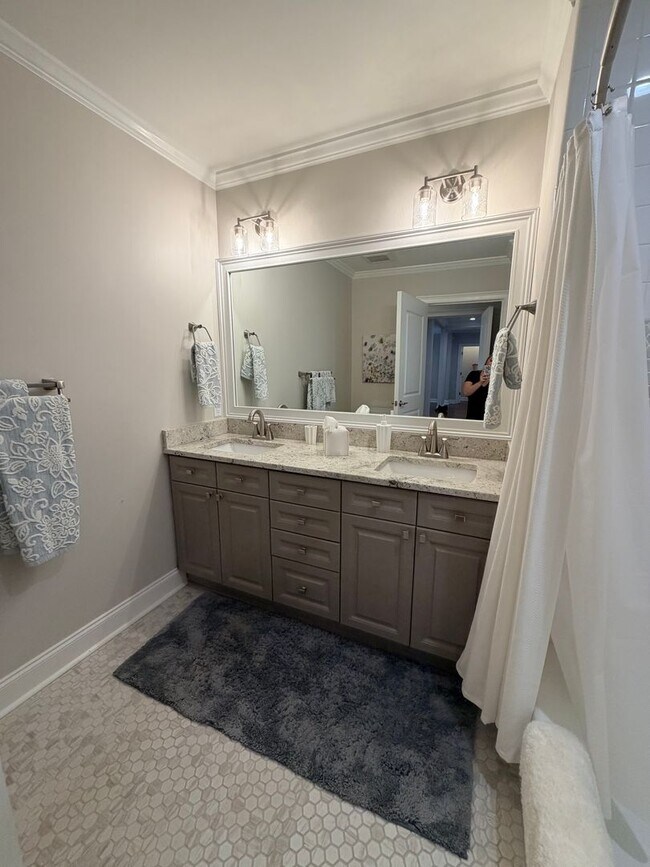 Building Photo - Stunning Luxury, Two Bedroom Creek Front Condo in Hilton Head Plantation