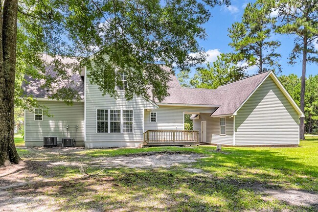 Building Photo - 4 Bedroom 2.5 Bathroom single family home ...
