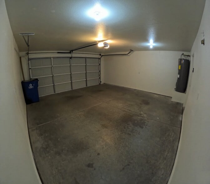 Garage - 3424 Sunriver Rd