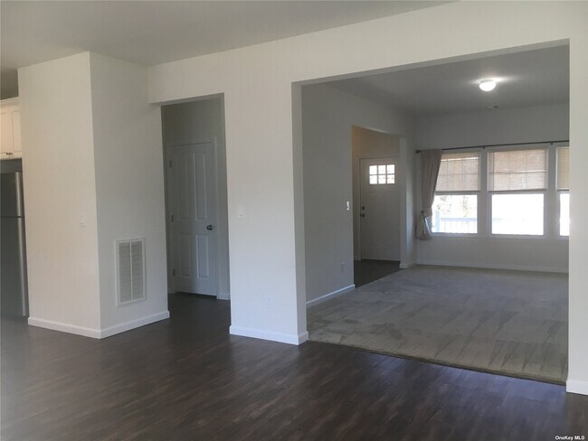 Building Photo - 1033 Park Ave