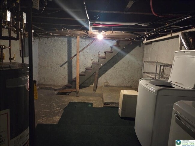 Building Photo - 213 N 8th St