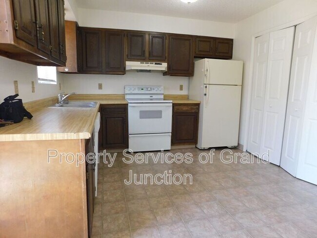 Building Photo - 477-32 1/8 32 1/8 Rd