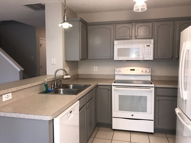 Building Photo - 219 Fox Creek Blvd