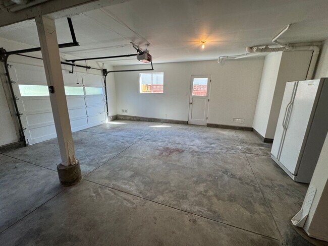 Building Photo - Open House Sunday 4/19 11 am - 12 pm:  Beautifully Updated Corner-Lot Home in Millbrae – Spacious...