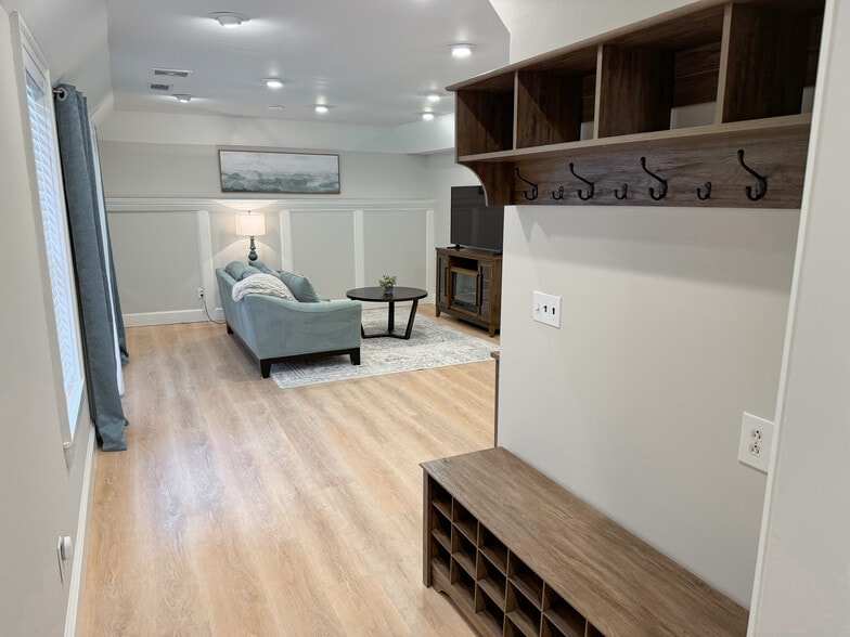 Building Photo - 4056 Lenox Park Dr
