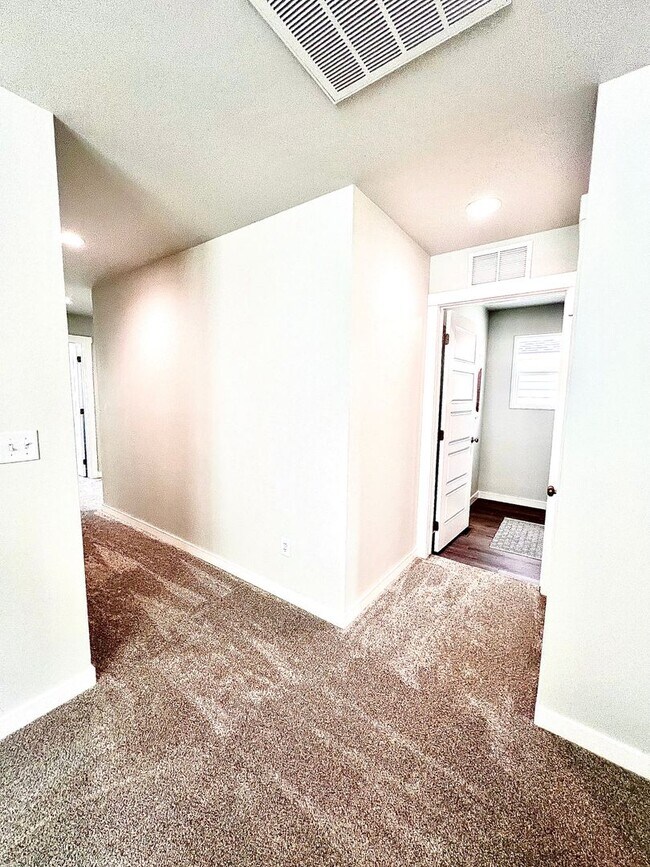Building Photo - BRAND NEW HOME! 4 Bed/2.5 Bath plus Office and Flex Space Upstairs
