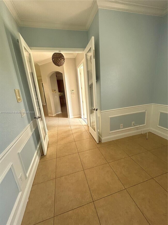 Building Photo - 240 Isle Verde Way