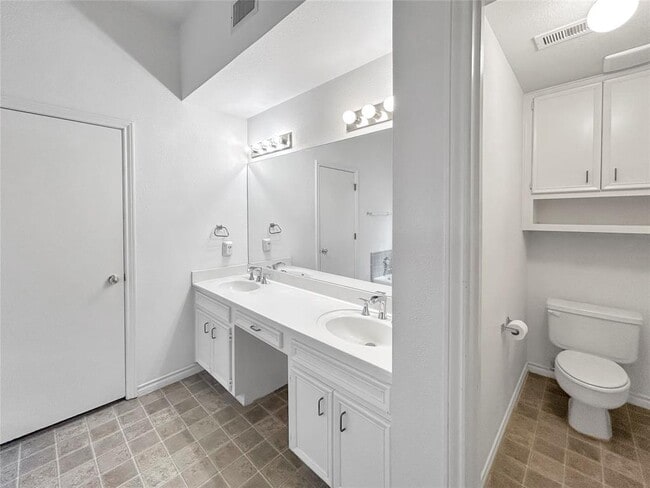 Building Photo - 5717 Taylor Draper Cove