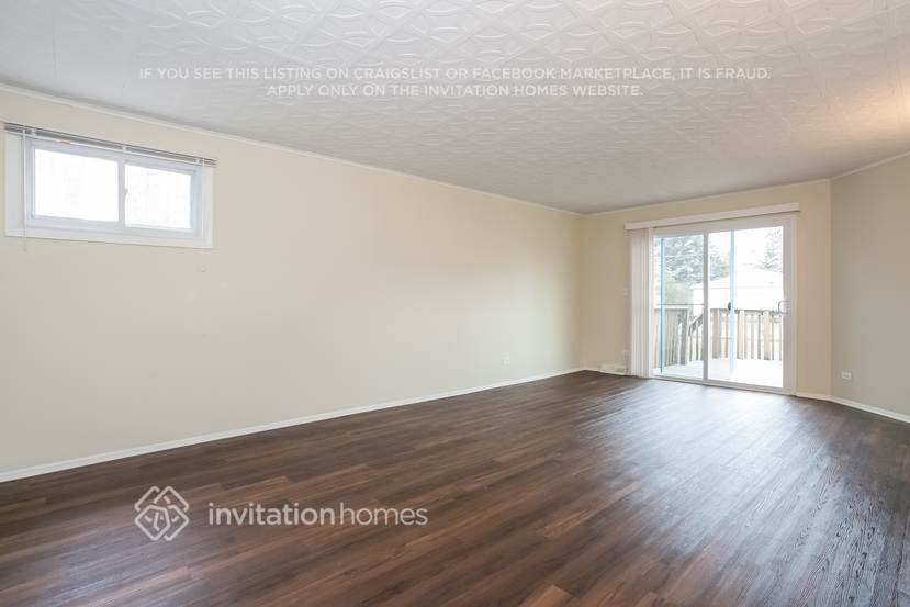Building Photo - 8440 S Lockwood Ave