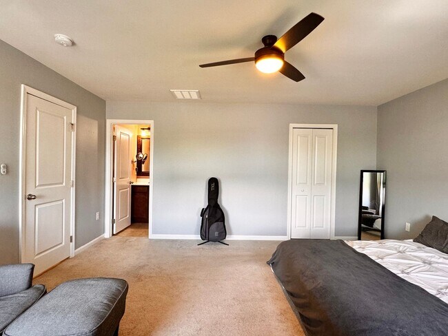 Building Photo - Close NGIC & Ruckersville area- Great two ...