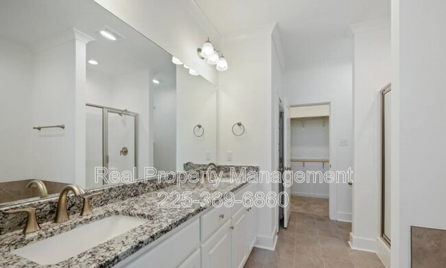 Building Photo - 5633 Emmie Dr