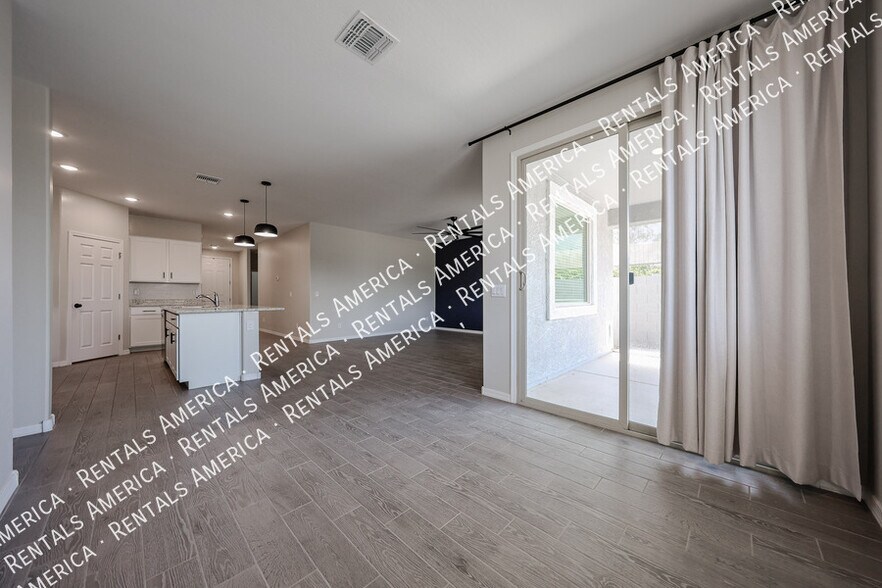 Building Photo - 5612 W Ldg Dr
