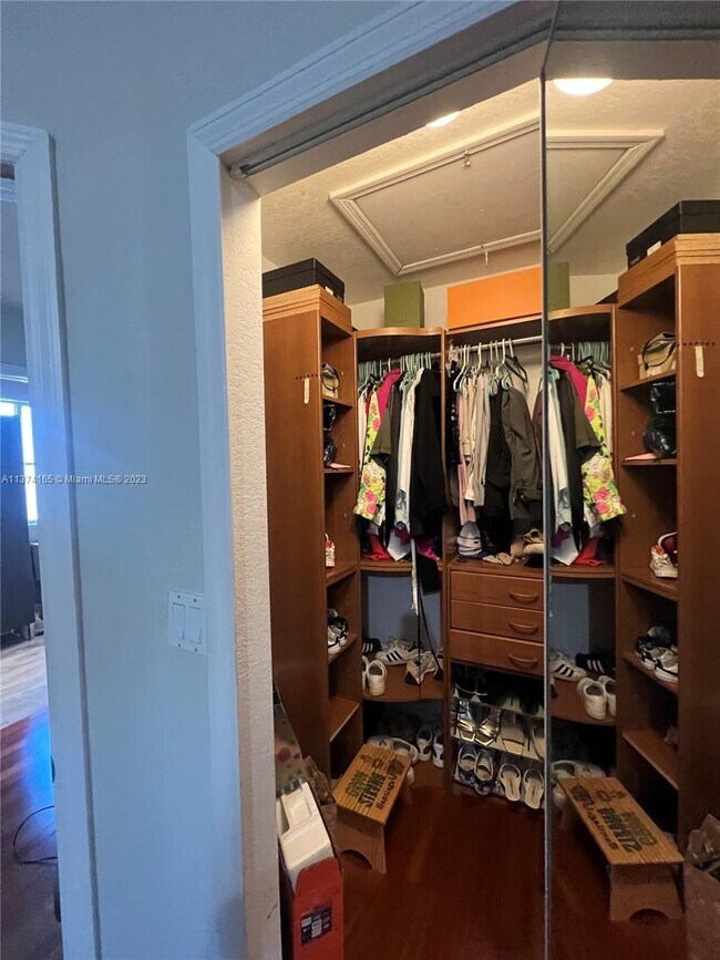 Building Photo - 8956 W Flagler St