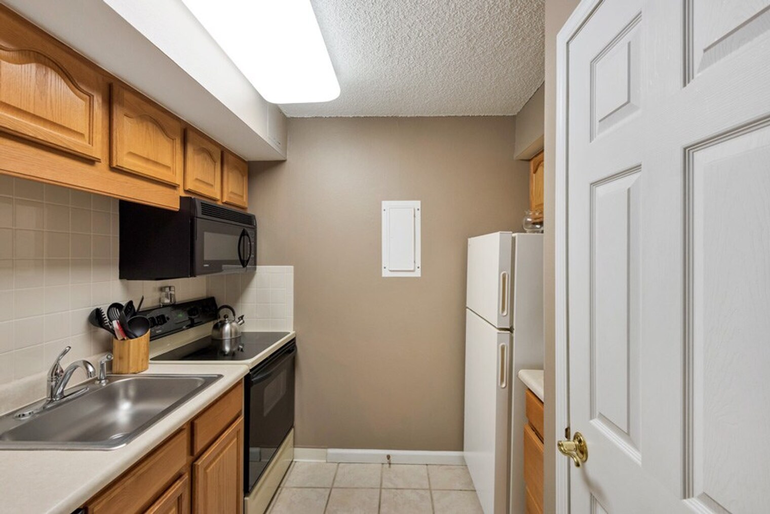 Building Photo - 1405 Curtis Street