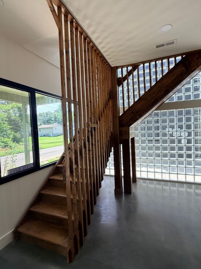 Building Photo - Contemporary Modern Living in North Knoxville! 37917 - 3 Bedroom, 2.5 Bath Stunning 2-story Conte...