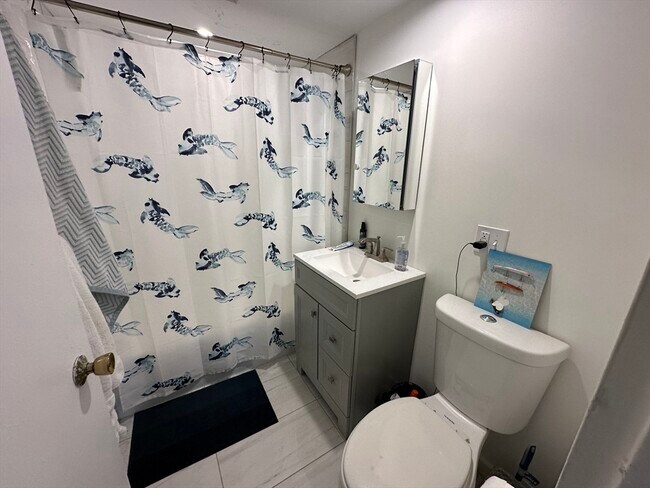 Building Photo - 566 Commonwealth Ave