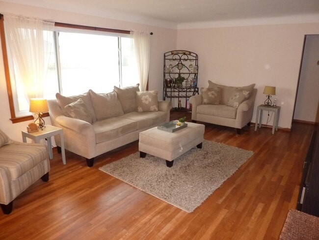 Building Photo - Mayfield Hts Ranch for Rent