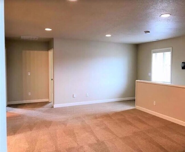 Building Photo - 61538 Aaron Way