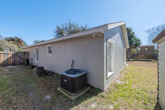 Building Photo - Desirable Parkway Meadows!