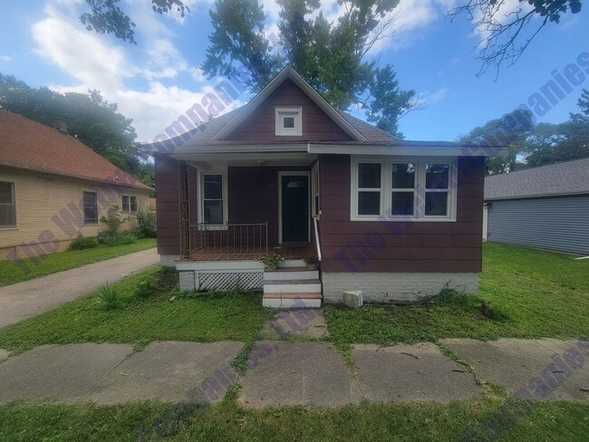 Primary Photo - 2 Bedroom House available for SUBLEASE Sep...