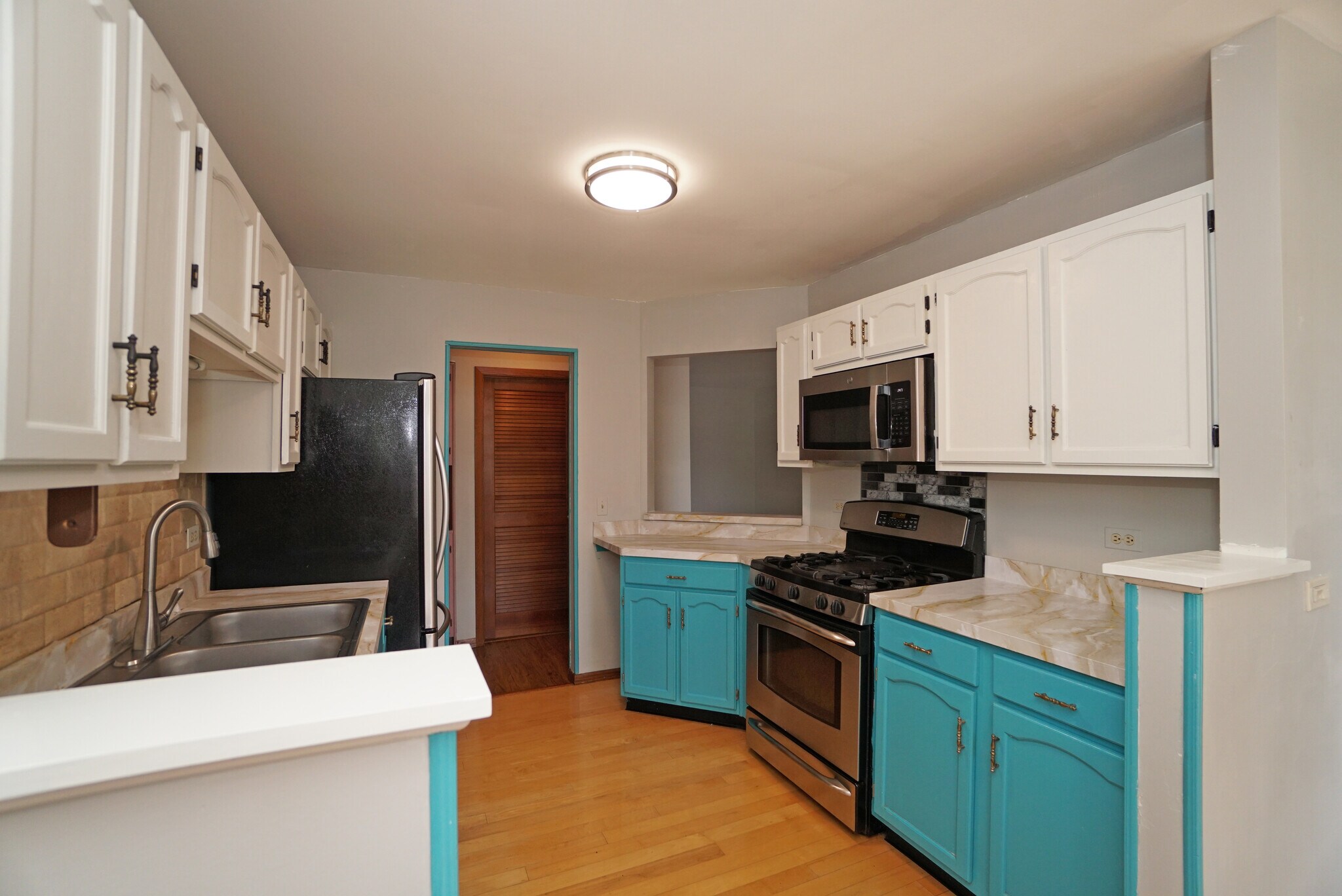 Kitchen - 131 Red Fox Ln