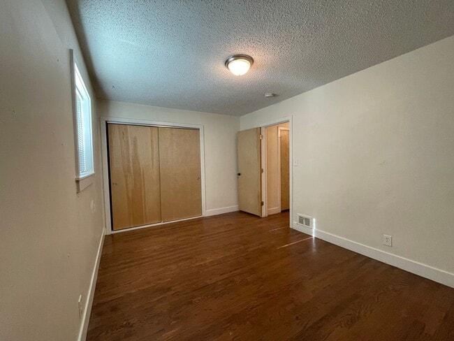 Building Photo - $0 DEPOSIT OPTION! 3 BED/2 BATH IN DELMAR PARKWAY