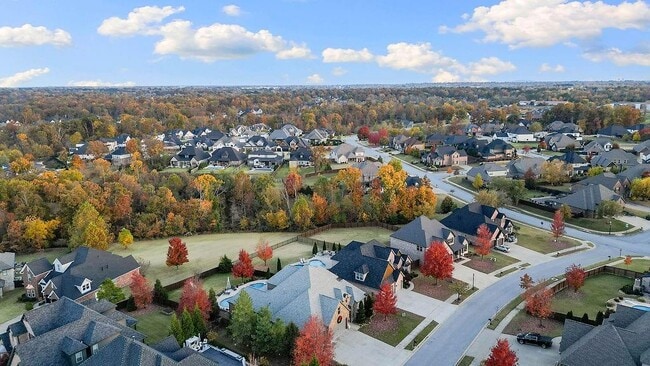 Building Photo - 504 NE Green Creek Rd