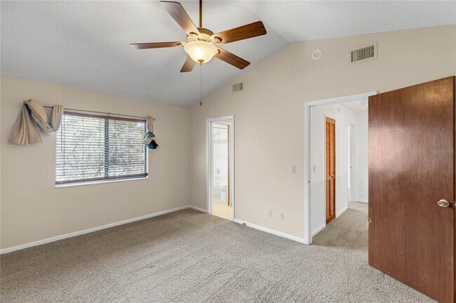 Building Photo - 638 Olympic Dr