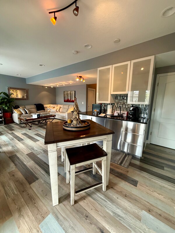 Building Photo - 8610 Zircon Way