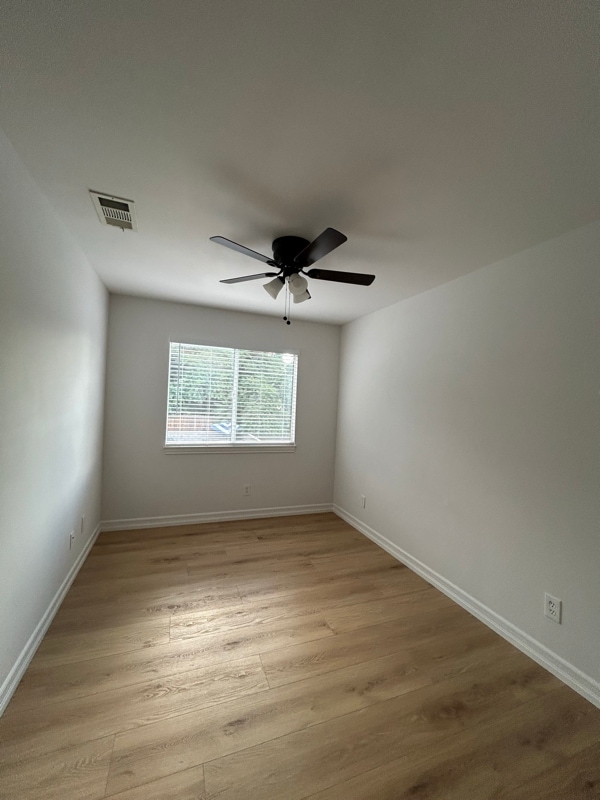 Building Photo - 10154 McClemont Ave