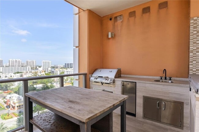 Building Photo - 17749 Collins Ave