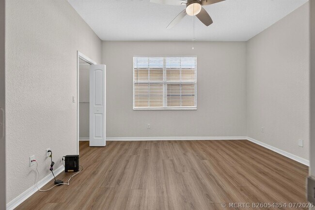 Building Photo - 158 W Thatch Palm Cir