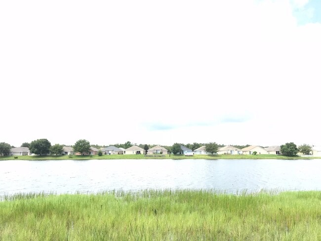 Building Photo - Beautiful Home with Lakefront View!