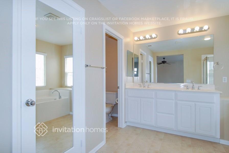 Building Photo - 2263 Finch Cir