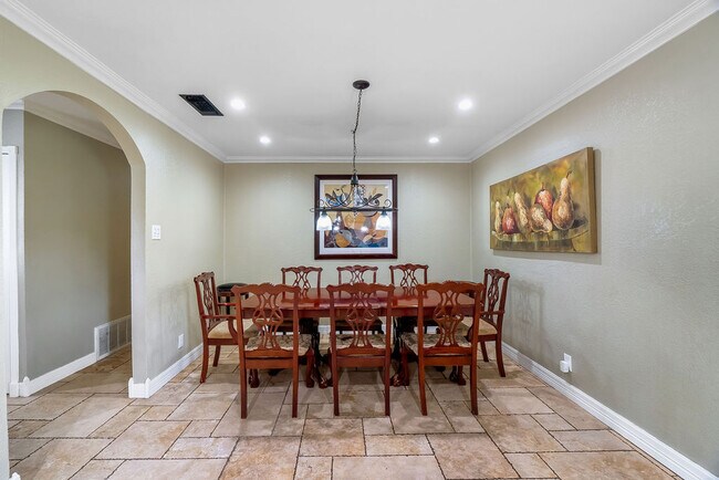 Building Photo - 127 Meadow Path Dr