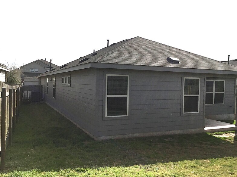 Building Photo - 5728 Southerner Way