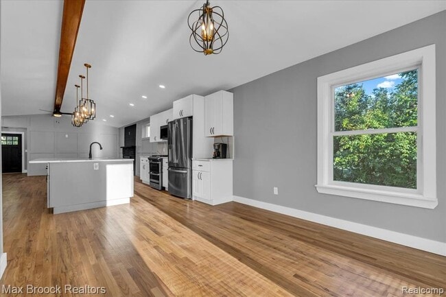 Building Photo - 1654 Giddings Rd