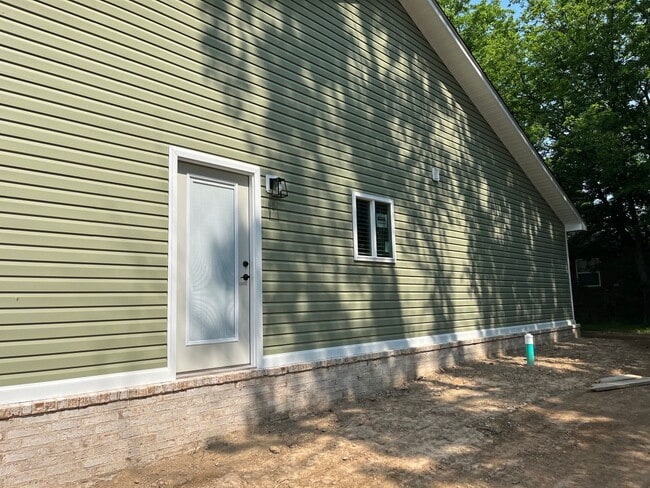 Building Photo - COX-CEDAR ST