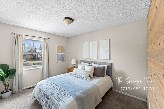 Building Photo - 1730 Hathaway Dr