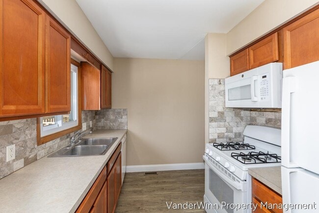 Building Photo - 10945 Mountain Ash Ave NW