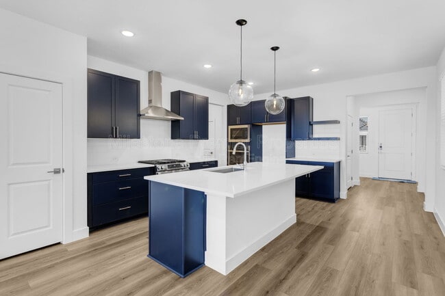 Building Photo - 820 Sunflower Trl