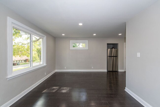 Building Photo - NORTH COLLEGE HILL -  Stunning remodel 3be...