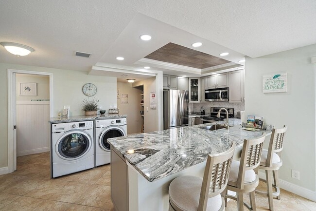 Building Photo - 353 S US Hwy 1