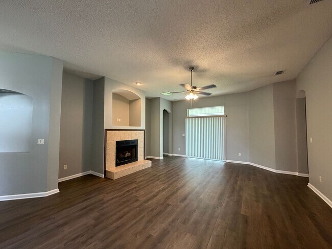 Building Photo - 3041 Southhall Ct