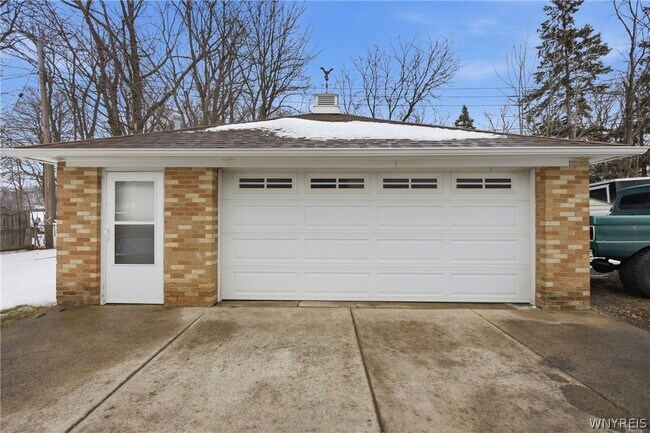 Building Photo - 3667 Fuller Ave